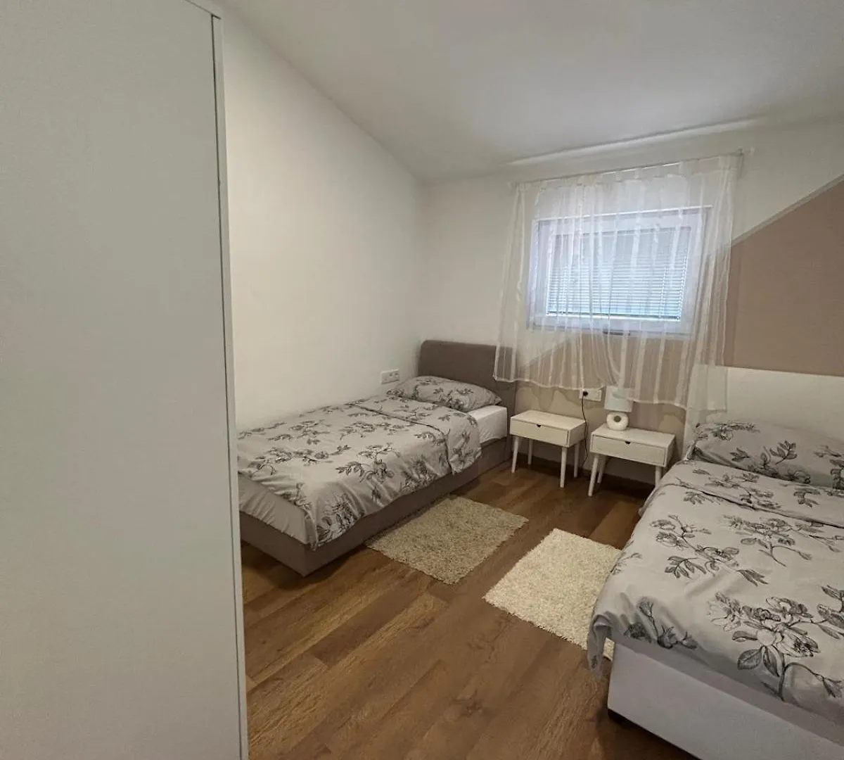 Apartman Lorna Turanj 0*,