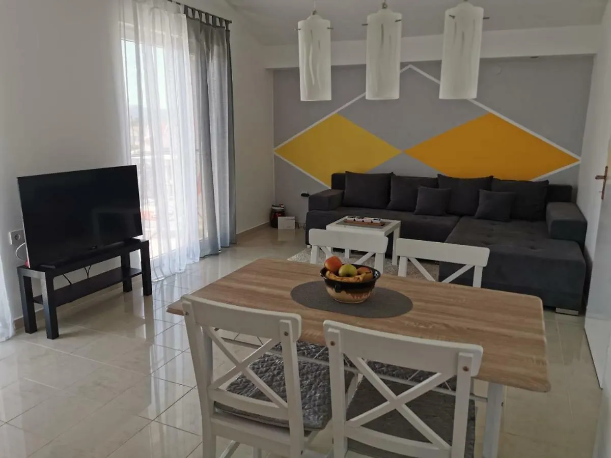 Apartman Lorna Turanj